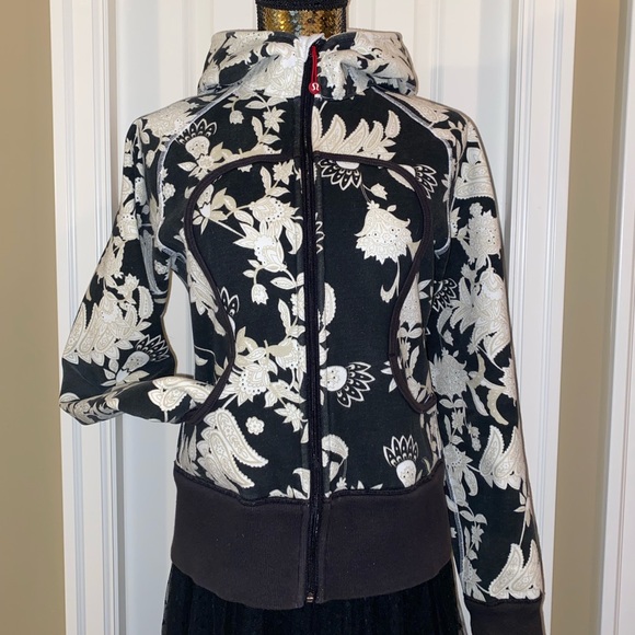 lululemon athletica Tops - Lululemon Scuba Hoodie Size 8
